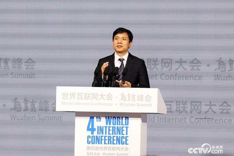 Li Yanhong, Chairman and CEO of Baidu Company (photo by CCTV reporter Li Wenliang)