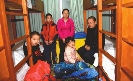 On December 7th, Wenwen and her party were in a hostel on Xiaotianzhu Scenic Resort Street. Liu Chenping